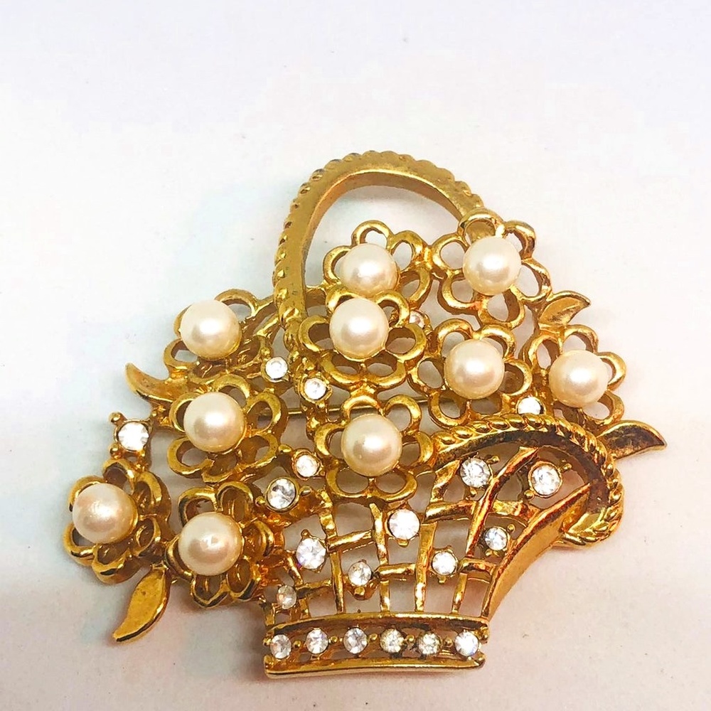 Vintage Napier Pearl Flower Basket Pin